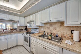 Building Photo - 8741 Lueck Ln
