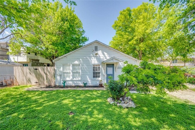 Building Photo - 5000 Lynndale Dr