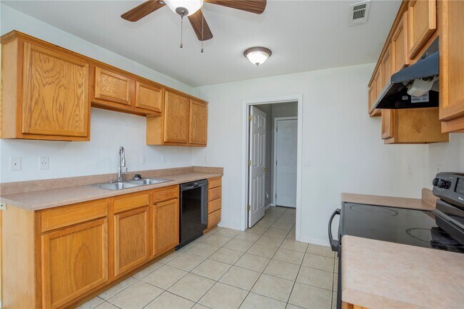 Foto del edificio - 902 SW Sandrock Rd