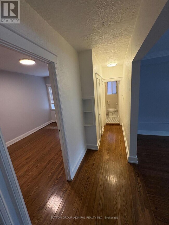 Photo du bâtiment - 1648 Bathurst St