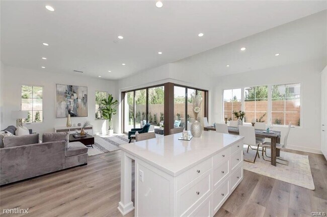 Building Photo - 3 br, 2.5 bath House - 147 Winnett