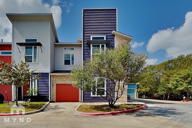Building Photo - 8922 Menchaca Rd