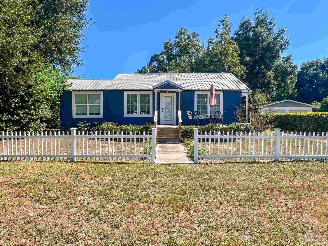 Foto principal - 1315 Dexter Ave