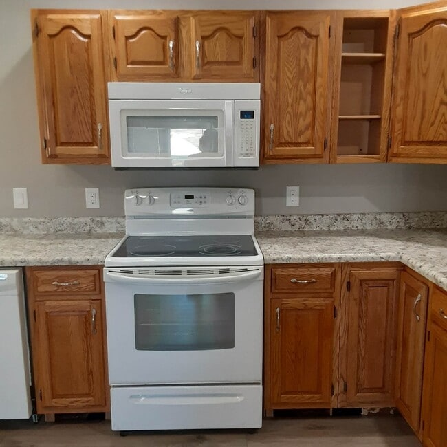 Building Photo - 8 Canty Ln