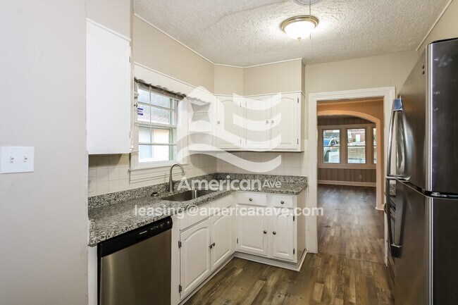 Foto del edificio - 426 Hampton Ave NW