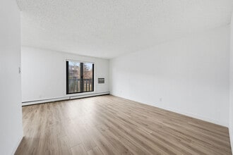 Building Photo - Lakewood Manor