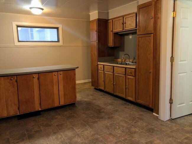Building Photo - 446 Spring NE- Single family home in Midtown