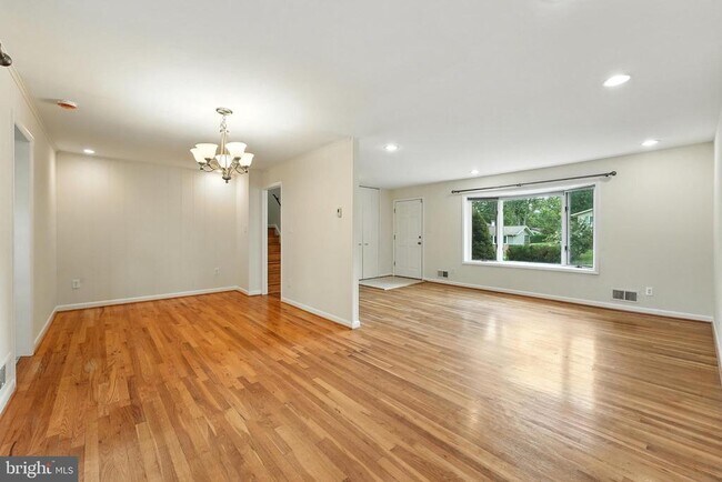Foto del edificio - 5011 Roslyn Rd