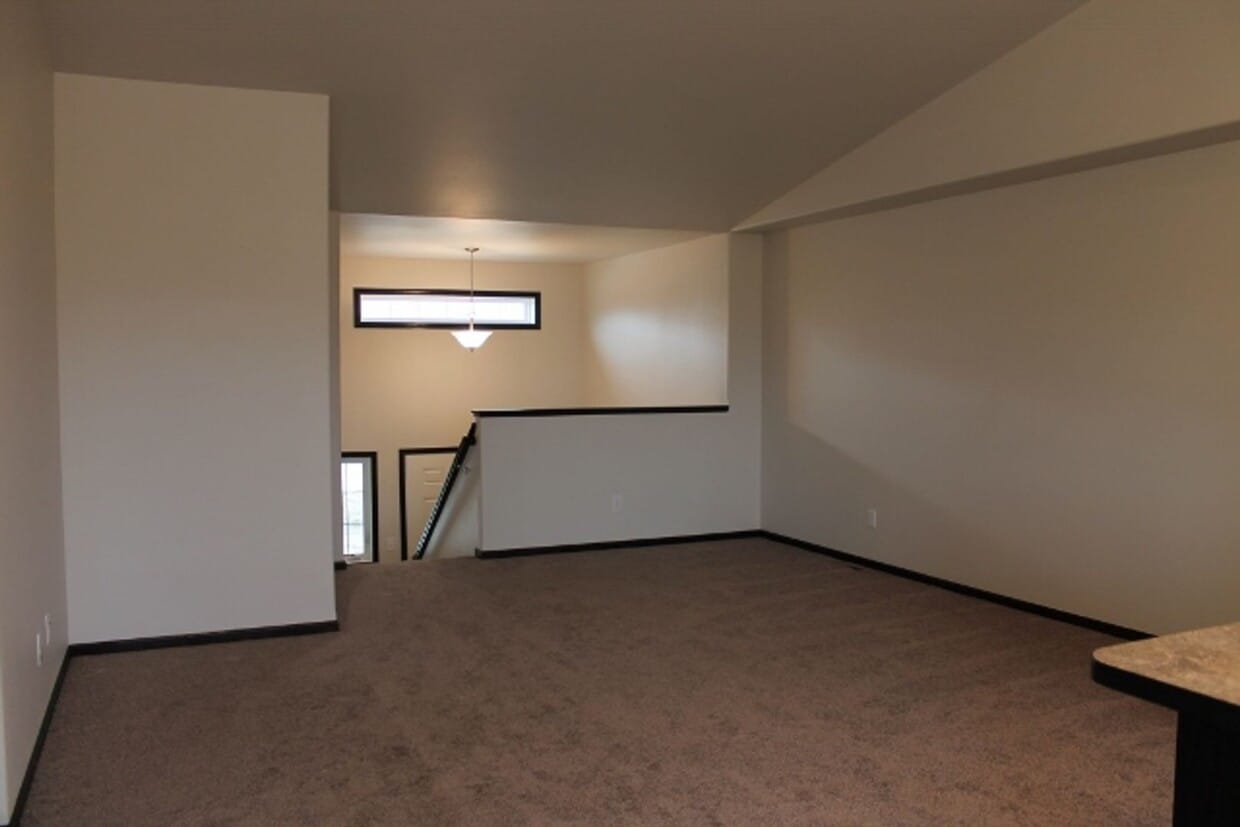 Building Photo - 3 Bed 2 Bath Single Family Home