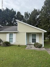 Building Photo - 100 Twin Wood Dr