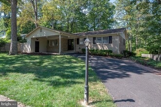 Building Photo - 6614 Grey Fox Dr