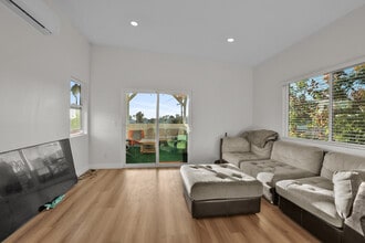 Building Photo - 6126 Pembroke Dr