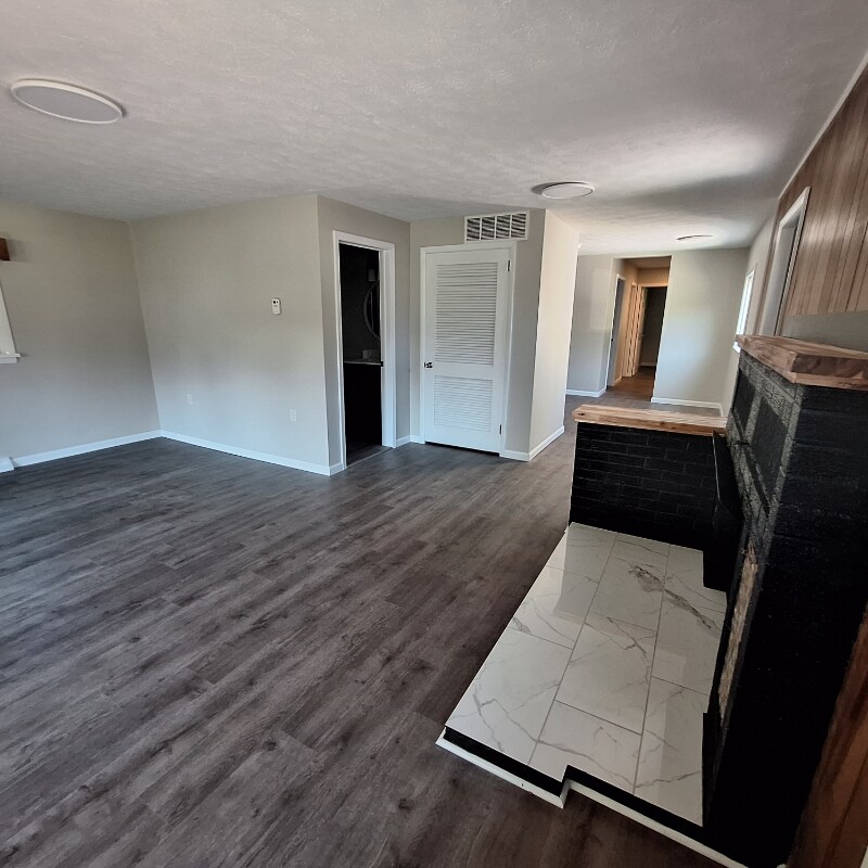 5662 Park St Mentor-on-the-Lake, OH 44060 – photo 3