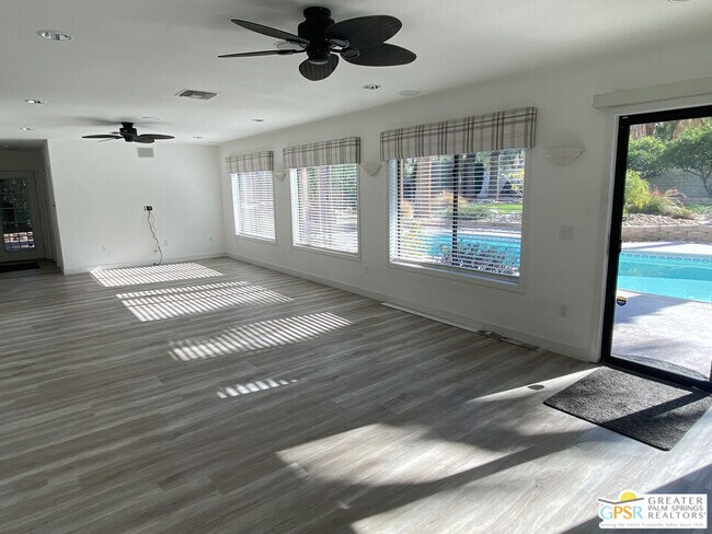 Foto del edificio - 74619 Fairway Dr