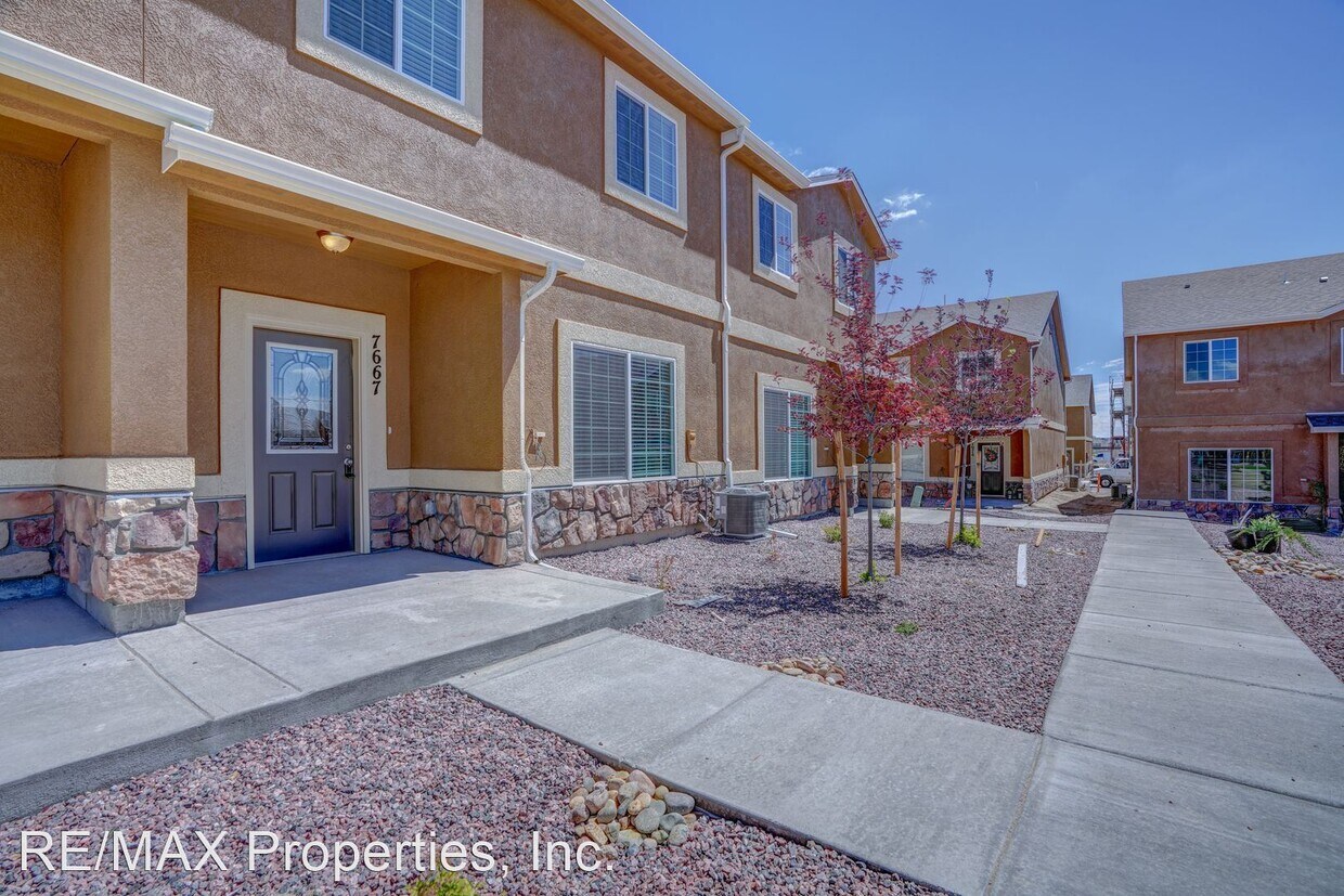 Foto principal - 3 br, 2.5 bath House - 7667 Black Spruce HT.