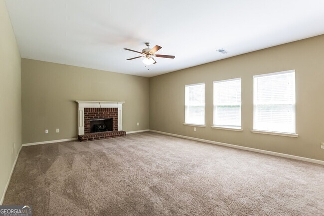 Building Photo - 220 Crescent Woode Dr