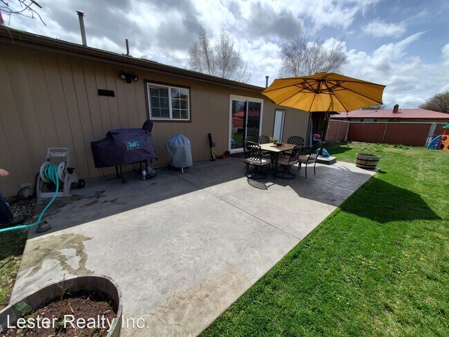 Building Photo - 3 br, 2 bath House - 3915 Barry Ave