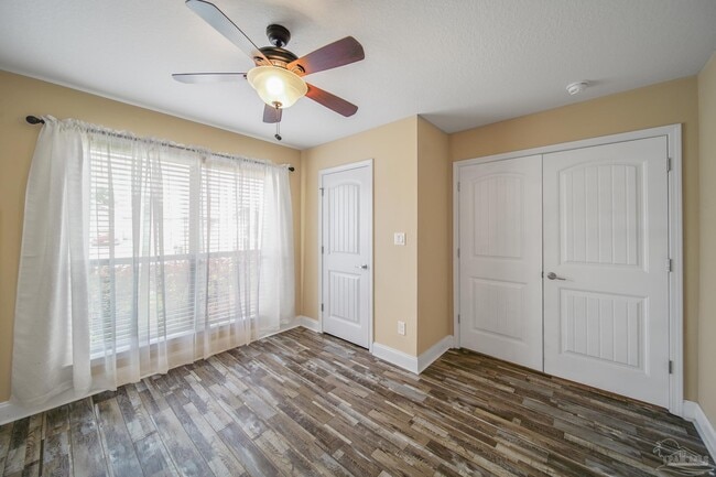 Foto del edificio - 552 Edith Ln