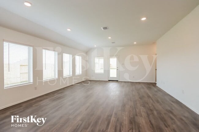 Building Photo - 7406 Keechi Pl