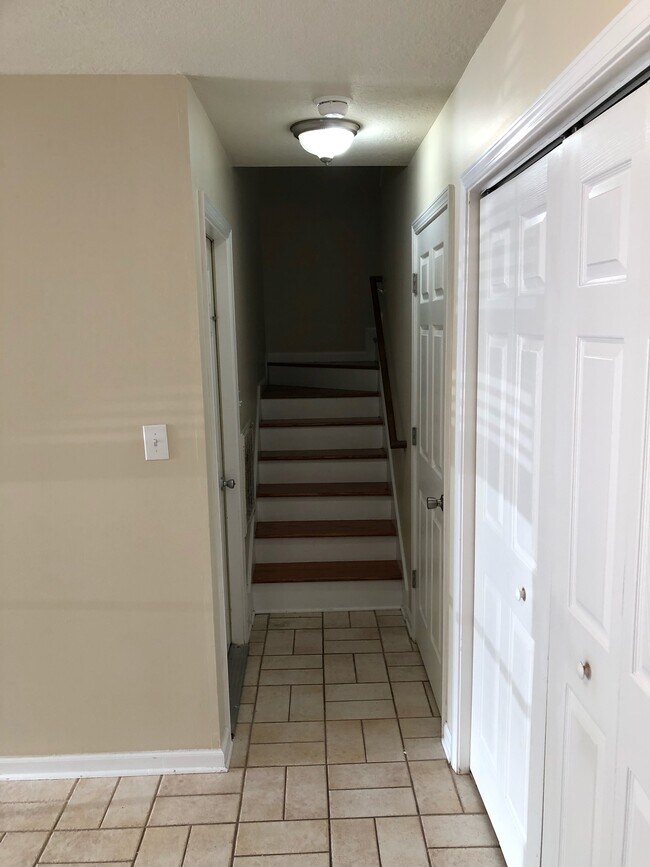 Building Photo - 600 Cory Dr