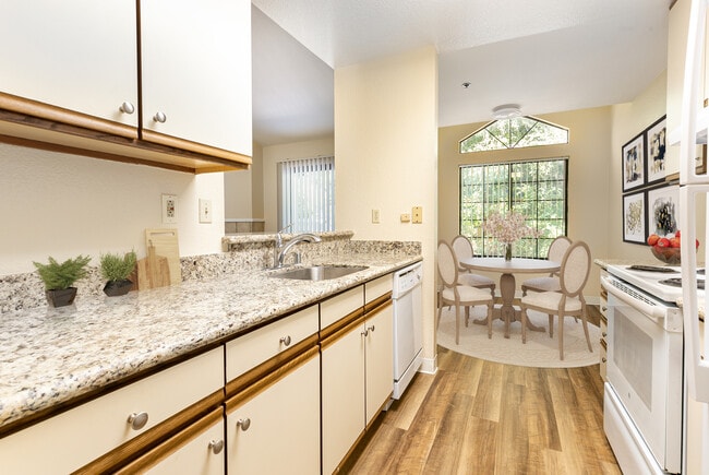 Building Photo - Dry Creek Apartments