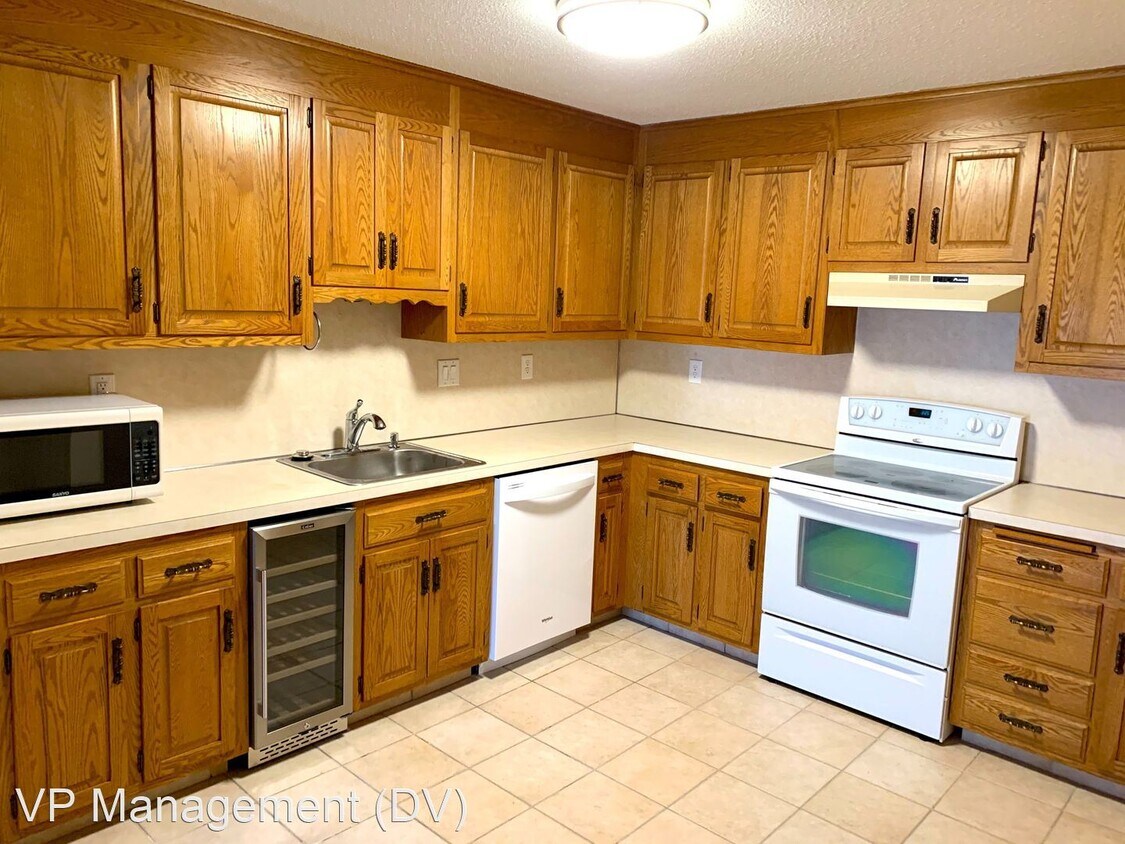 Building Photo - 2 br, 1 bath House - 50 Long St Apt 14