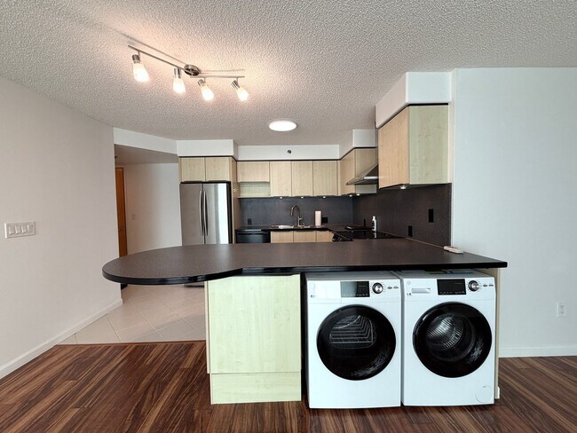 Foto del edificio - One Archer Lane - 2 bedrooms, 2 full bathrooms, central AC, 1 parking