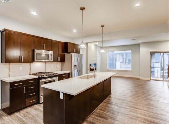 Foto del edificio - **RENT REDUCTION LIMITED TIME OFFER!** Out...