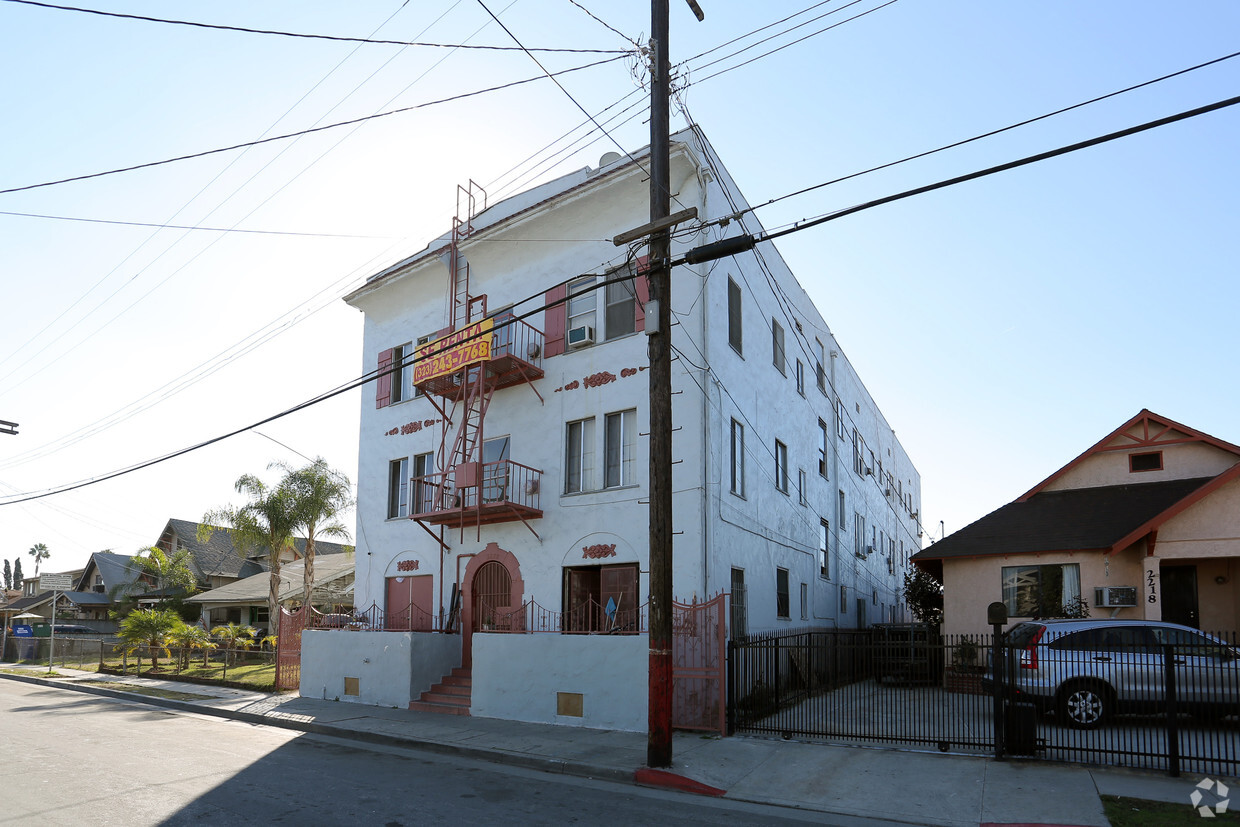 Building - 2222 Inez St