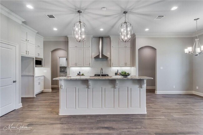 Building Photo - Gorgeous 5 Year Old 3 Bedroom Home