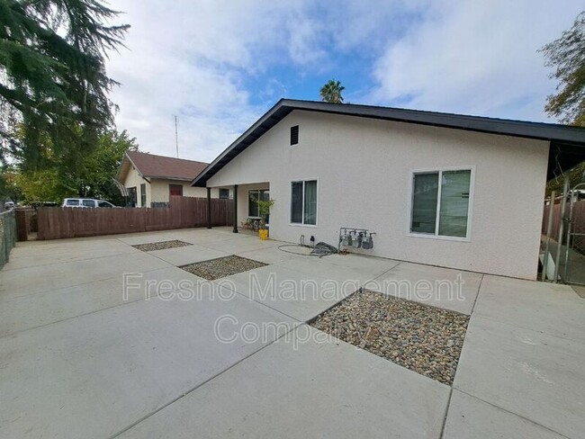 Building Photo - 1307 Olive Ave