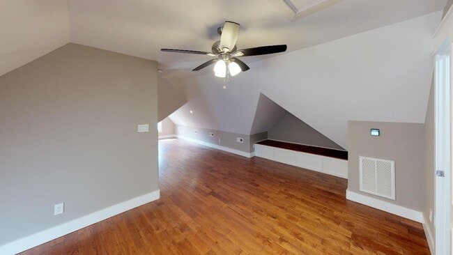 Building Photo - 1605 Forest Ave