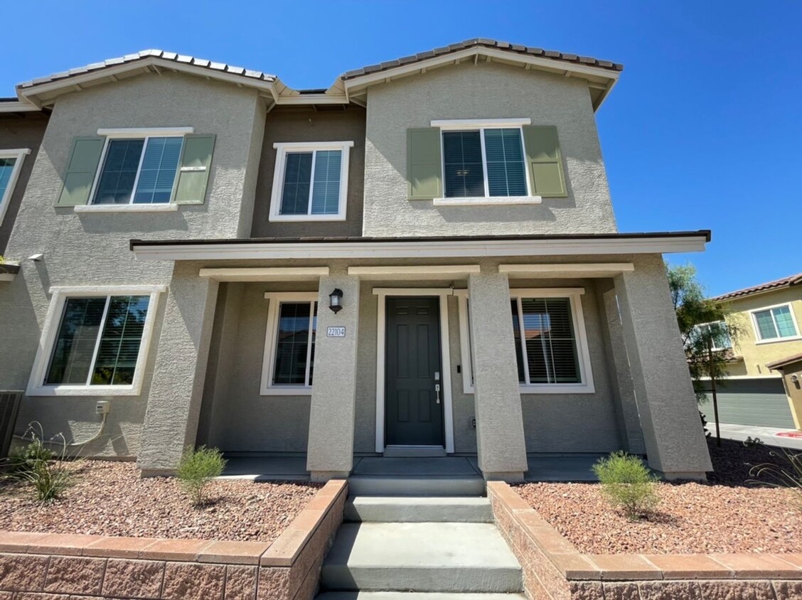 Primary Photo - GATED 3 BED 3 BATH 2 CAR GARAGE TOWNHOUSE ...