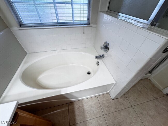 Foto del edificio - 5117 Elm Grove Dr