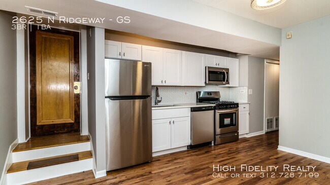 Building Photo - 2625 N Ridgeway Ave