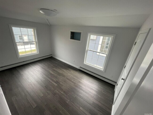 Building Photo - 92- 8 Rockaway Fwy