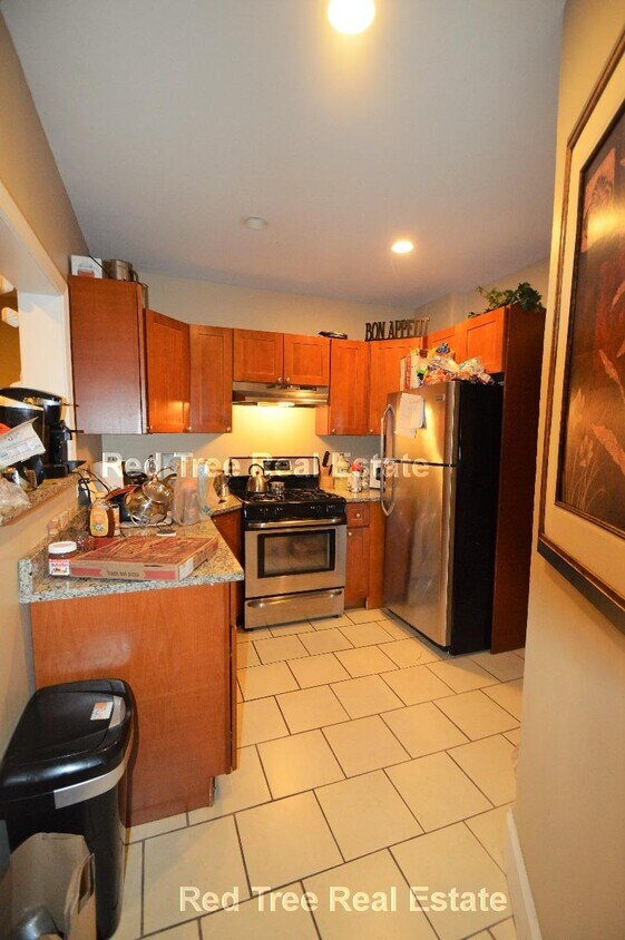 Primary Photo - 72 Egmont St