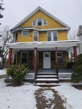 Building Photo - 1264 E 111th St