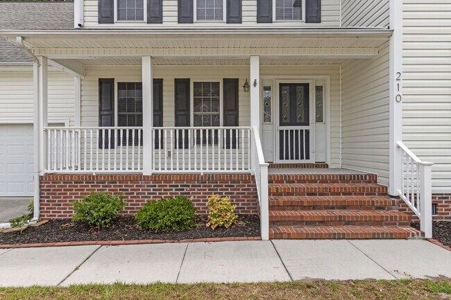 Building Photo - 4 Bedroom 2.5 Bathroom located in Creeks Edge