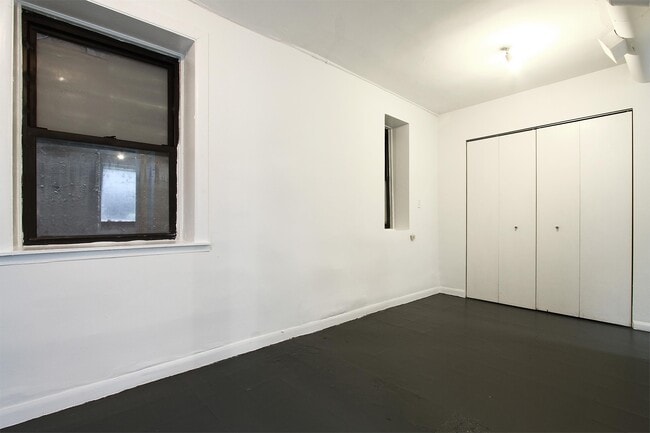 Foto del edificio - 728 W 19th St