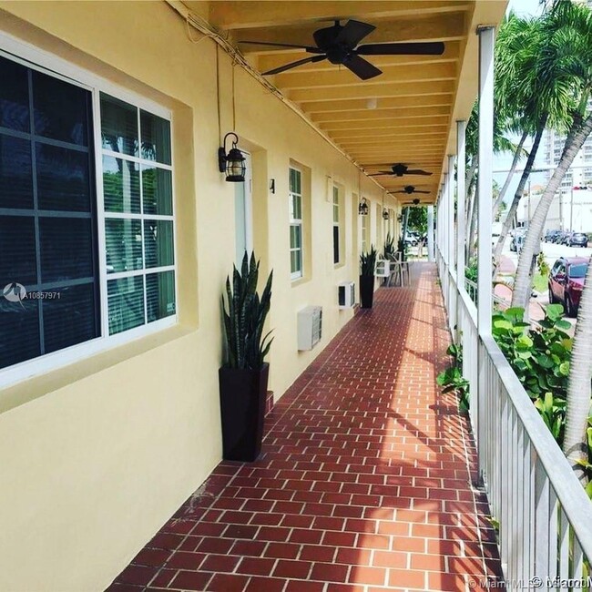 Foto del edificio - 7400 Harding Ave