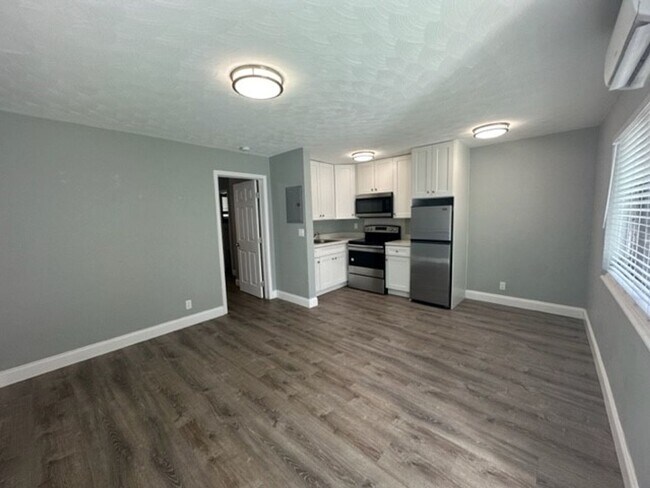 Building Photo - Seagrape One Apartments LLC