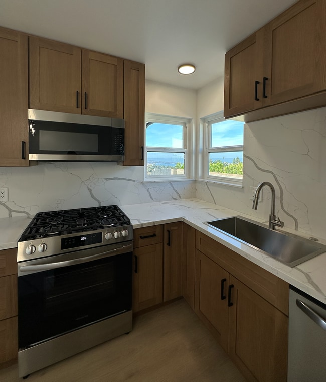 Building Photo - 3881 Ecochee Ave