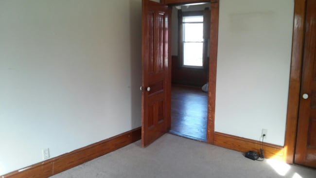 Building Photo - 336 Parker St
