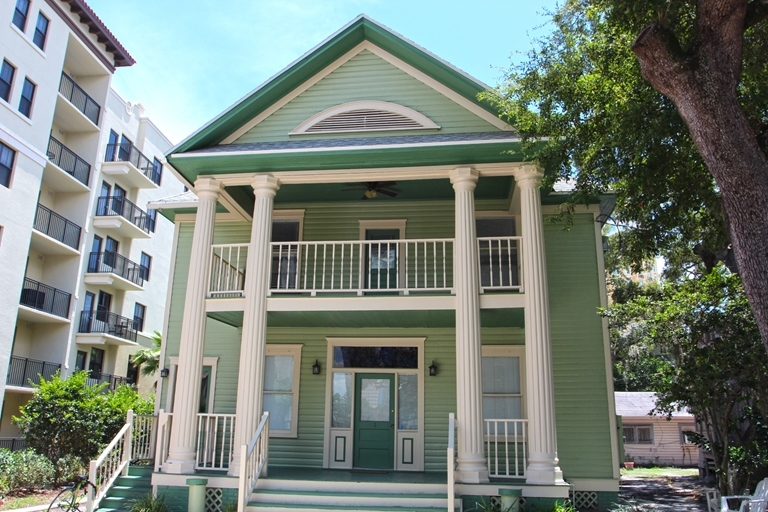 Primary Photo - Beach Flats Apartments