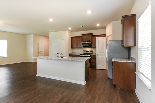 Building Photo - 138 Innis Brk Cir