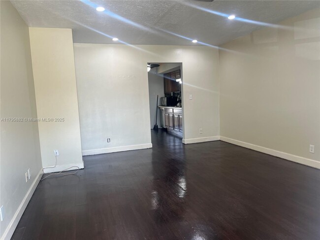 Building Photo - 4120 Woodside Dr