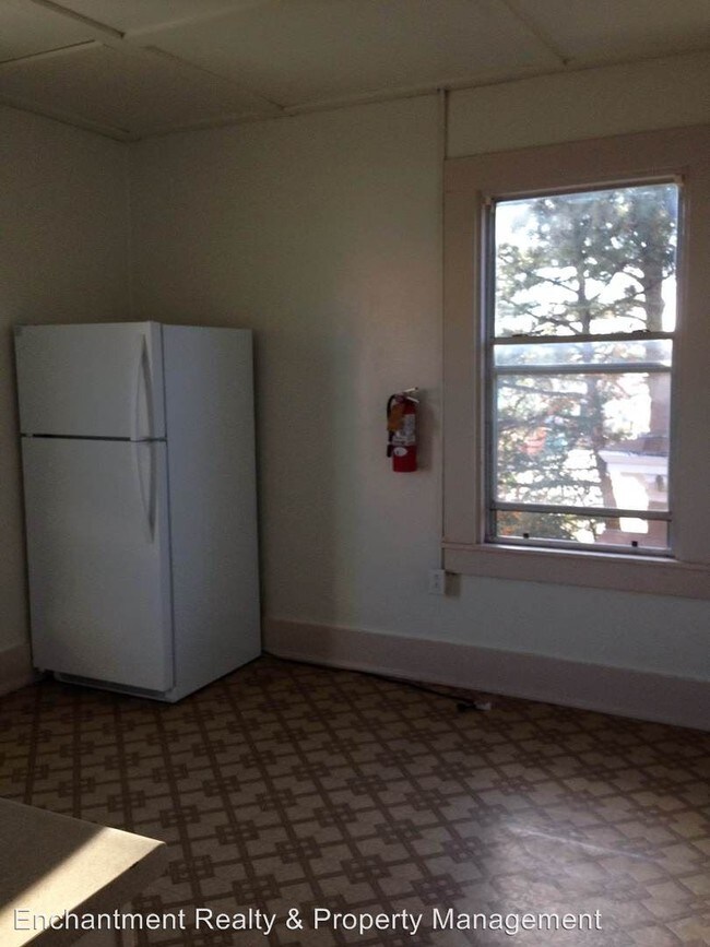 307 W Market St, Silver City, NM 88061 Condo for Rent in Silver City