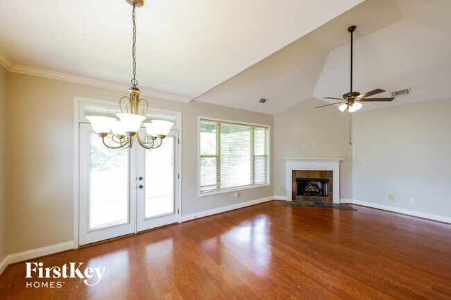 Foto del edificio - 156 Willow View Lane