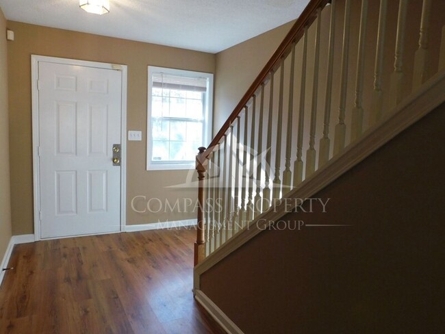 Foto del edificio - 3706 Sapphire Ct